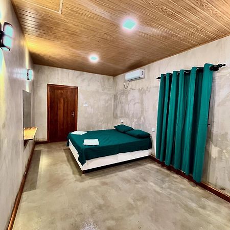 Hotel Samanala Negombo Extérieur photo